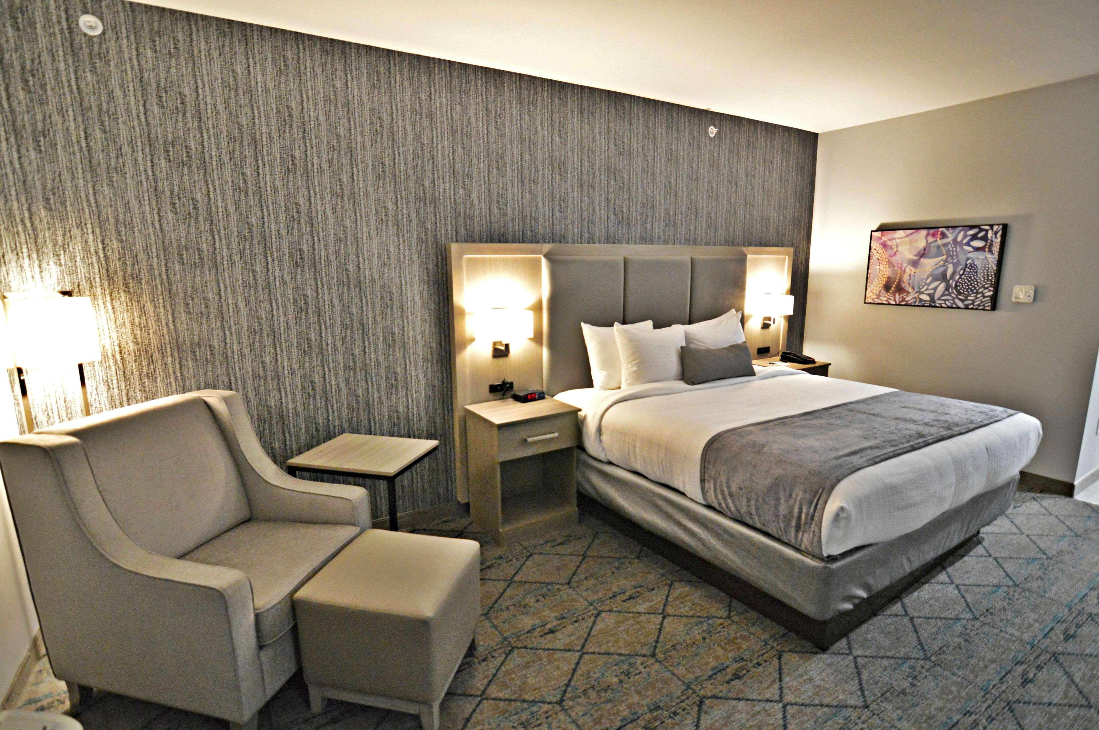 Best Western Plus Executive Residency I-35 3*