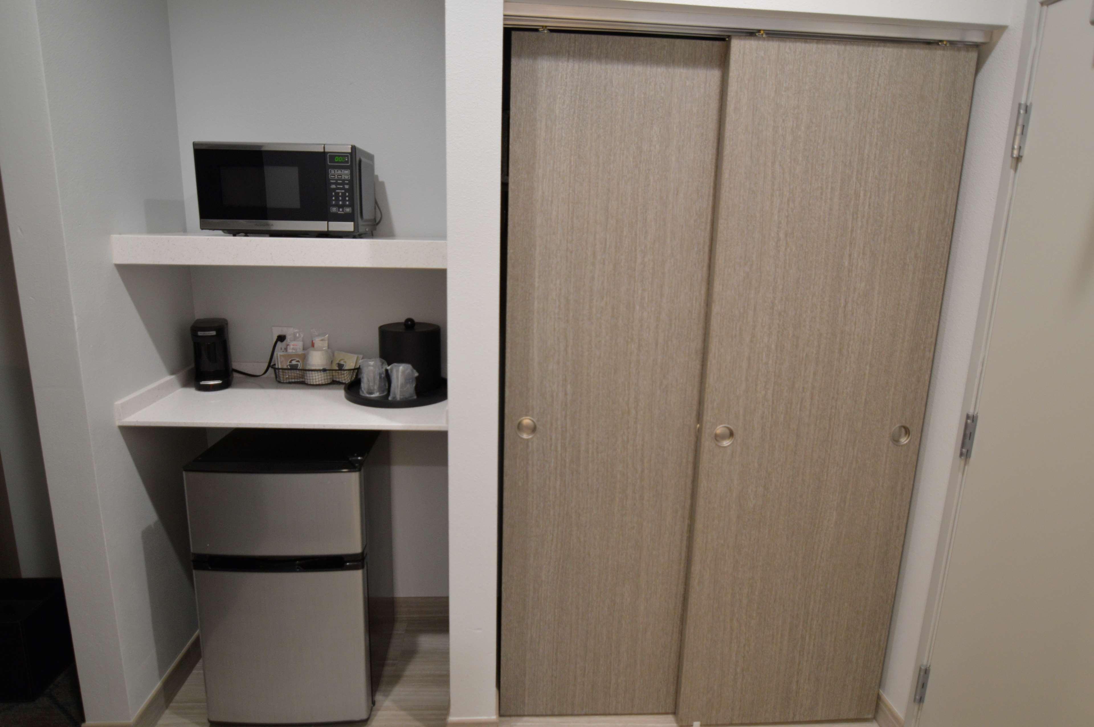 Best Western Plus Executive Residency I-35 Hotel 3*