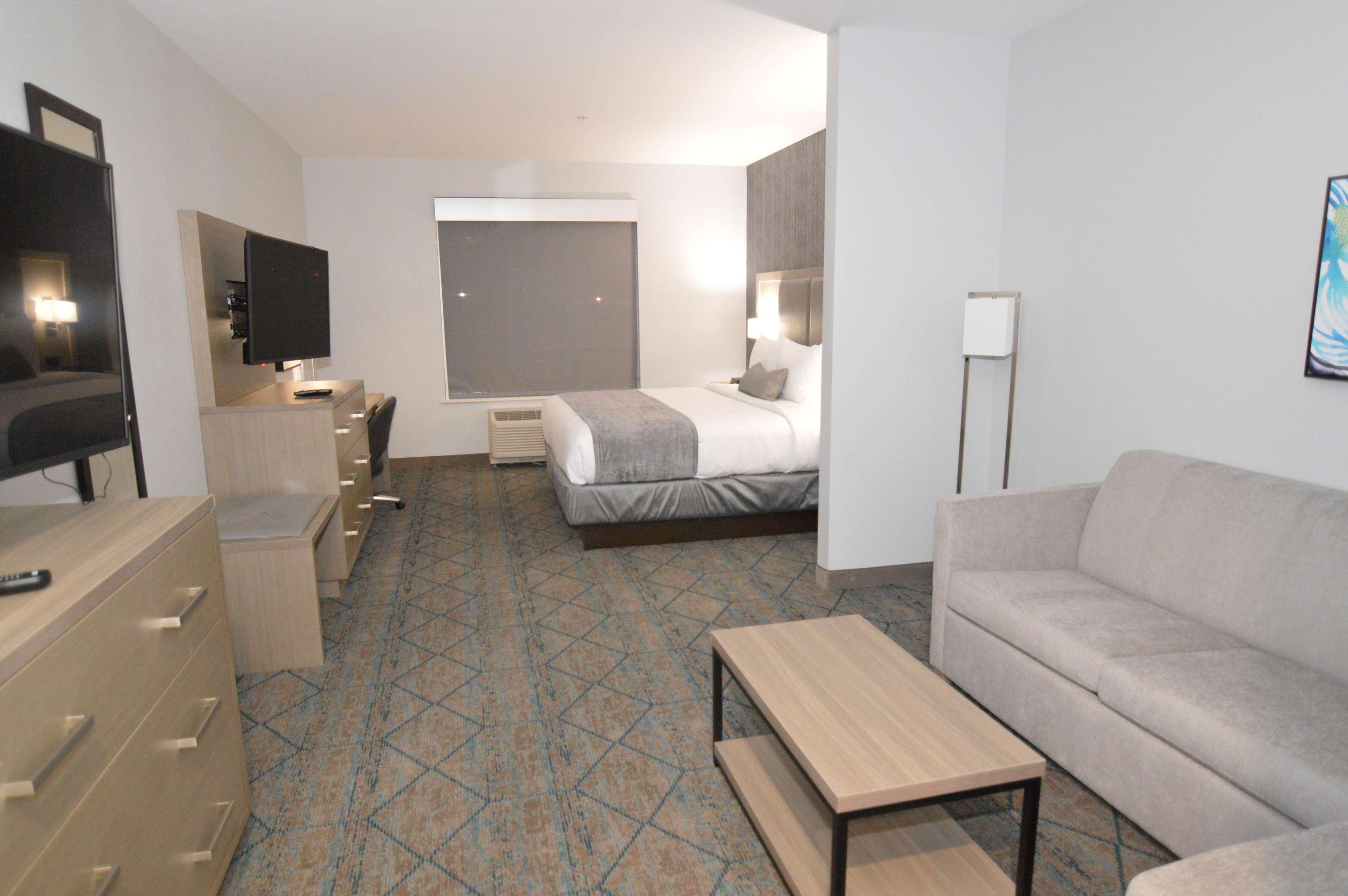 Hotel Western Executive Residency I-35